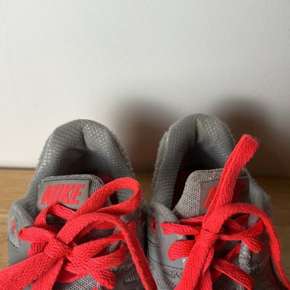 Nike Womens Relentless 2 Lace Up Running Shoes Gray Pink Size US 9 - Picture 10 of 13